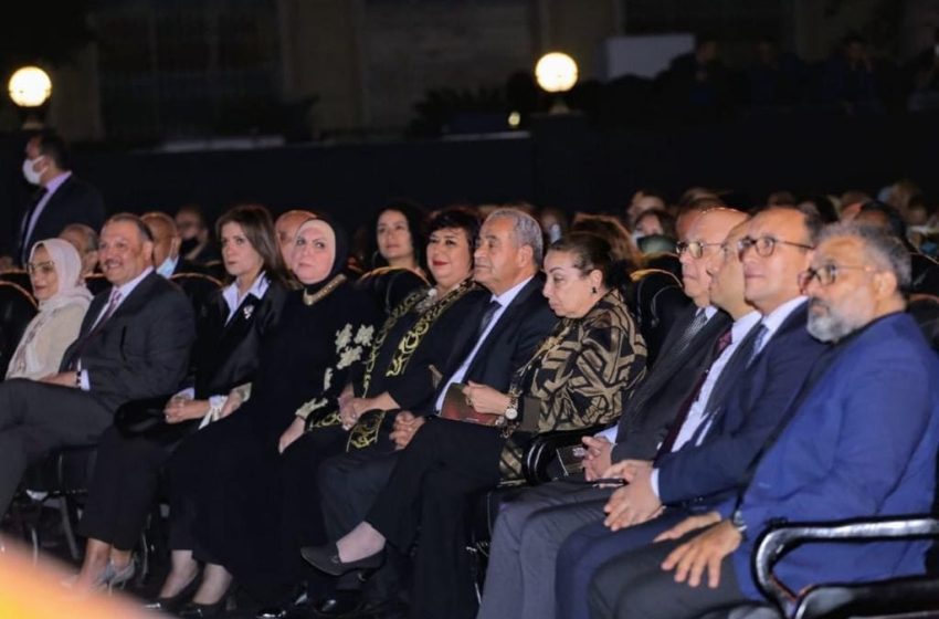 وزيرة الثقافة تكرم 19 شخصية ساهمت في إثراء الحياة الفنية في مصر والعالم العربي