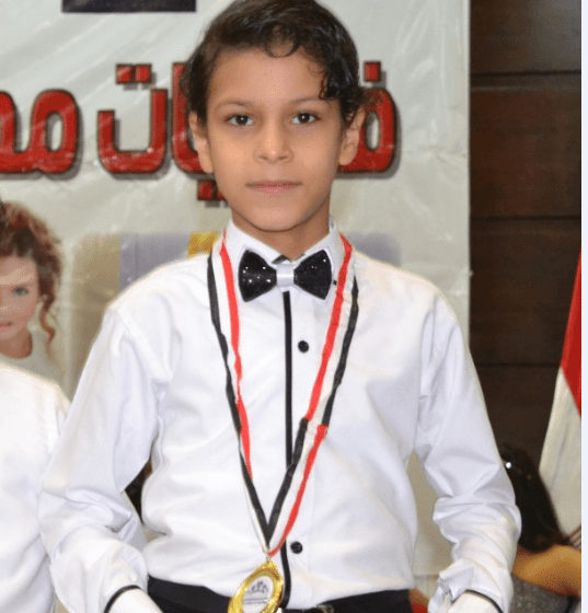 ” احمد محمود ” يشبه الفنان “احمد حاتم ” ويعشق السينما وظهورة الاول مع “اكرم حسنى “