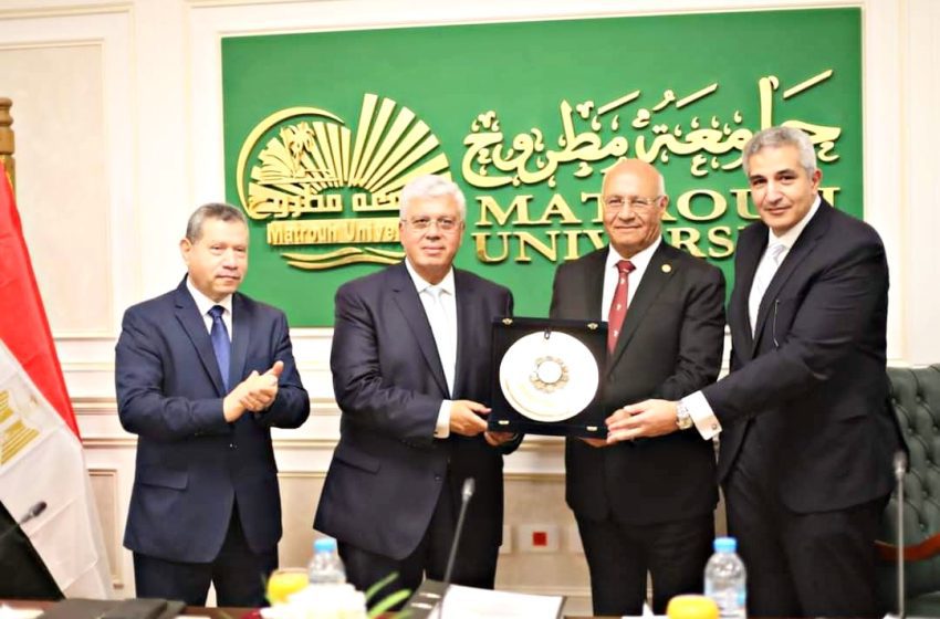 المجلس الأعلى للجامعات يكرم الدكتور جمال سوسه رئيس جامعة بنها