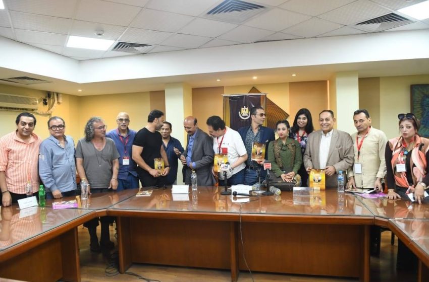 الفنان محمد رياض يوجه الشكر للجنة الإعلامية بالمهرجان القومى للمسرح