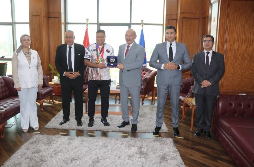  محافظ السويس يكرم أبناء المحافظة الأبطال الحاصلين على مراكز متقدمة فى بطولة العالم للكاراتيه