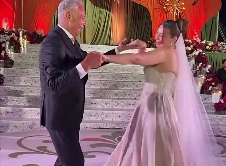  محمود حميدة يخطف الانظار فى حفل زفاف نجلتة امنية بحضور نجوم الفن