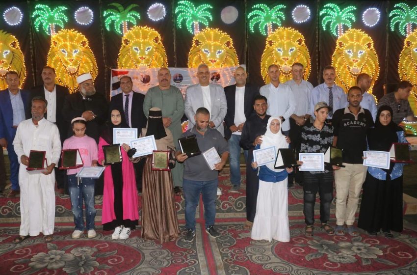  الصبروط يشارك 4 الاف من أهالي الواحات البحرية  فرحتهم بتكرّيم 1000 متفوق علمياً  بمشاركة 11 مركز شباب بالجيزة
